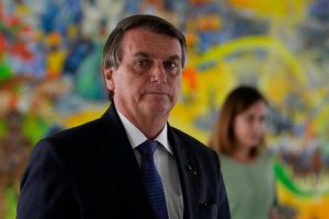 Un día de campaña aísla a Bolsonaro en su ataque a las urnas electrónicas