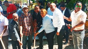  Alcaldía de Villa Jaragua inicia construcción de funeraria municipal y un boulevard