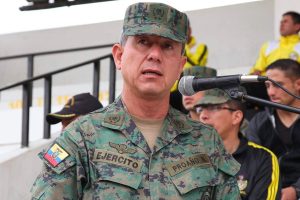 Investigan en Ecuador retiro de visados y narcotráfico que salpica a soldados