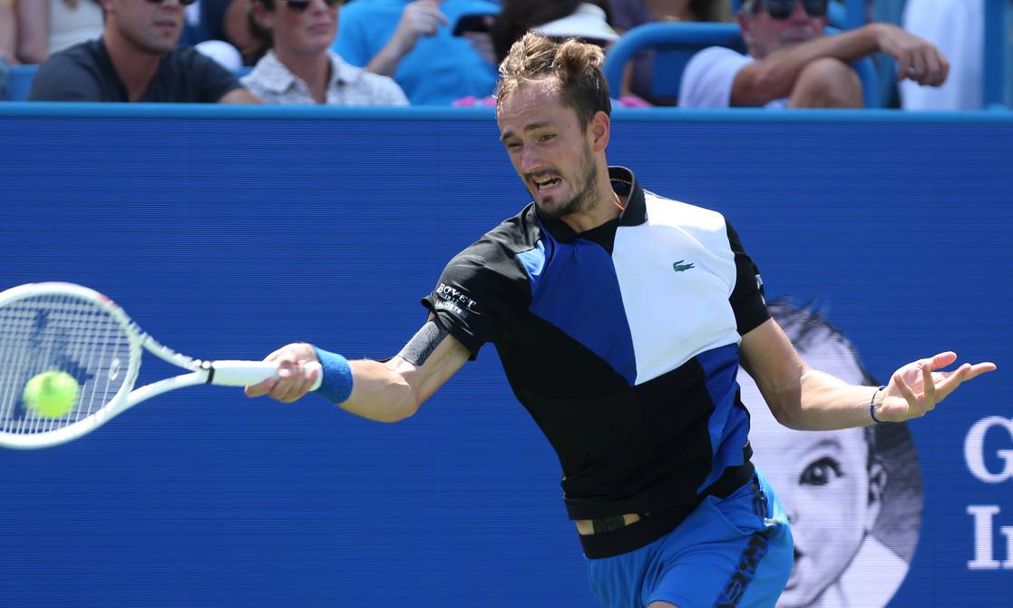 Medvedev no le da opción a Kozlov y avanza en el Abierto de Estados Unidos