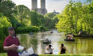 Migrante mexicano gana de 4 a 5 mil dólares