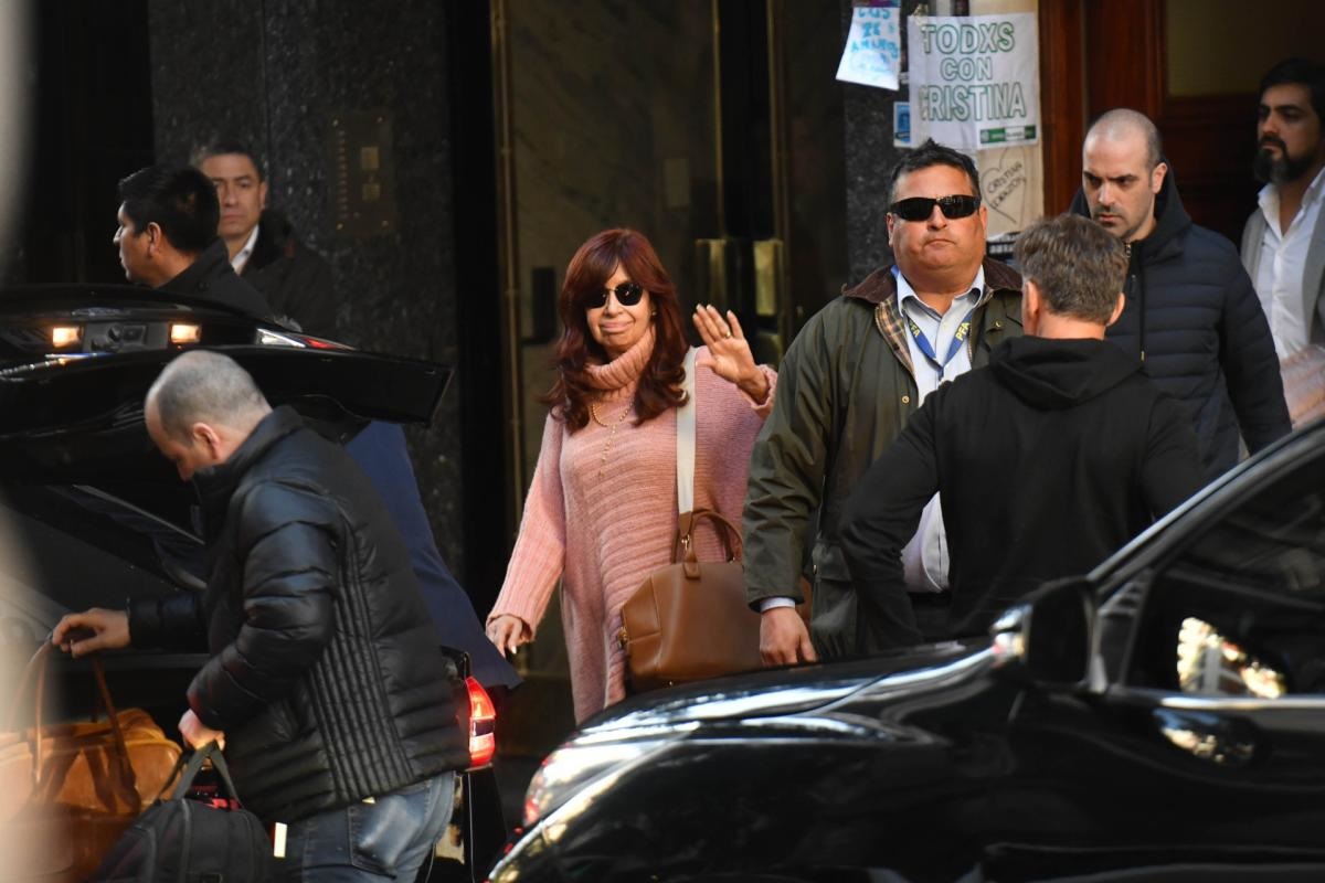 Cristina Fernández critica la falta de «garantías» en juicio por corrupción