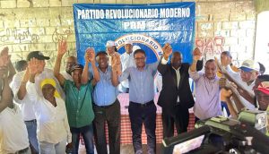 PRM realiza juramentación de expeledeistas en Elías Piña