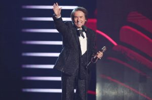 Raphael recibe tributo en la noche de los Premios Billboards 2022