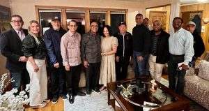 Exsenador Vargas y otros dirigentes de FP se reúnen con Amigos de Leonel para evaluar éxito de visita