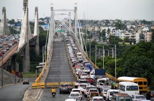 MOPC dice reclama ampliar horario de trabajos puente Duarte y aumento de obreros