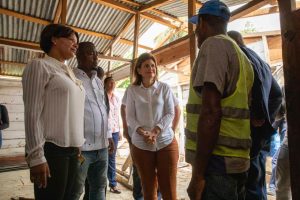 Vicepresidenta visita zonas vulnerables de Monte Plata