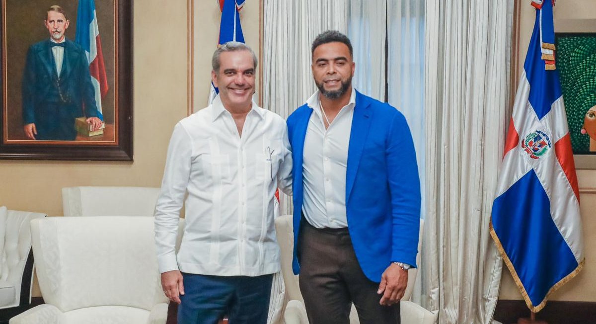 Nelson Cruz visita a César Cedeño, director de Bienes Nacionales – El Nuevo  Diario (República Dominicana)