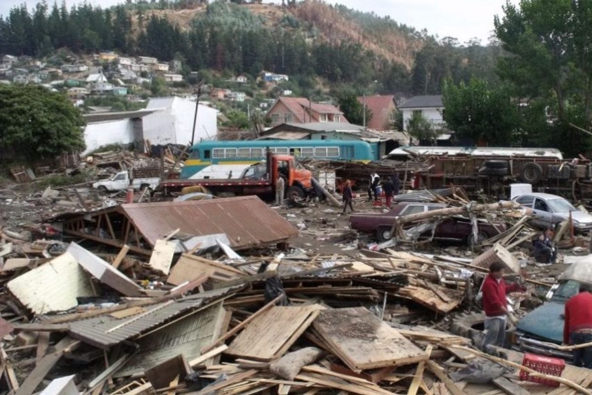 Asciende a 162 los muertos por un sismo en la provincia más poblada de Indonesia