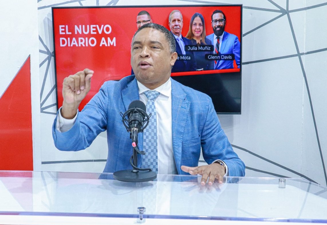 Yván Lorenzo asegura migración haitiana es “la nueva fábrica de millonarios de funcionarios del PRM”