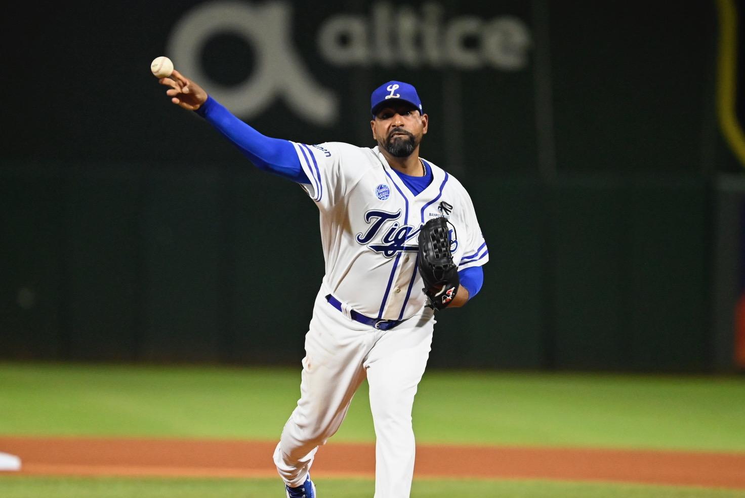 Valdez tira en grande y Hernández conecta grand slam en victoria de Licey