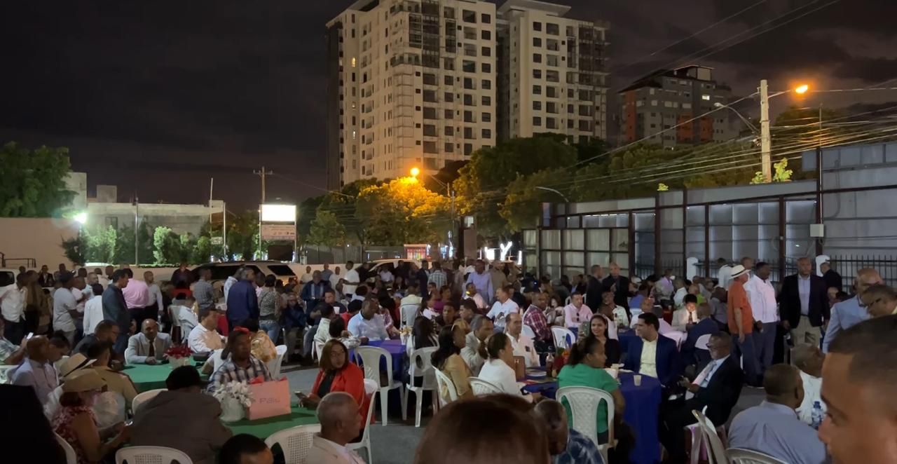 Juan Rosa realiza cena navideña con representantes de movimientos en ...