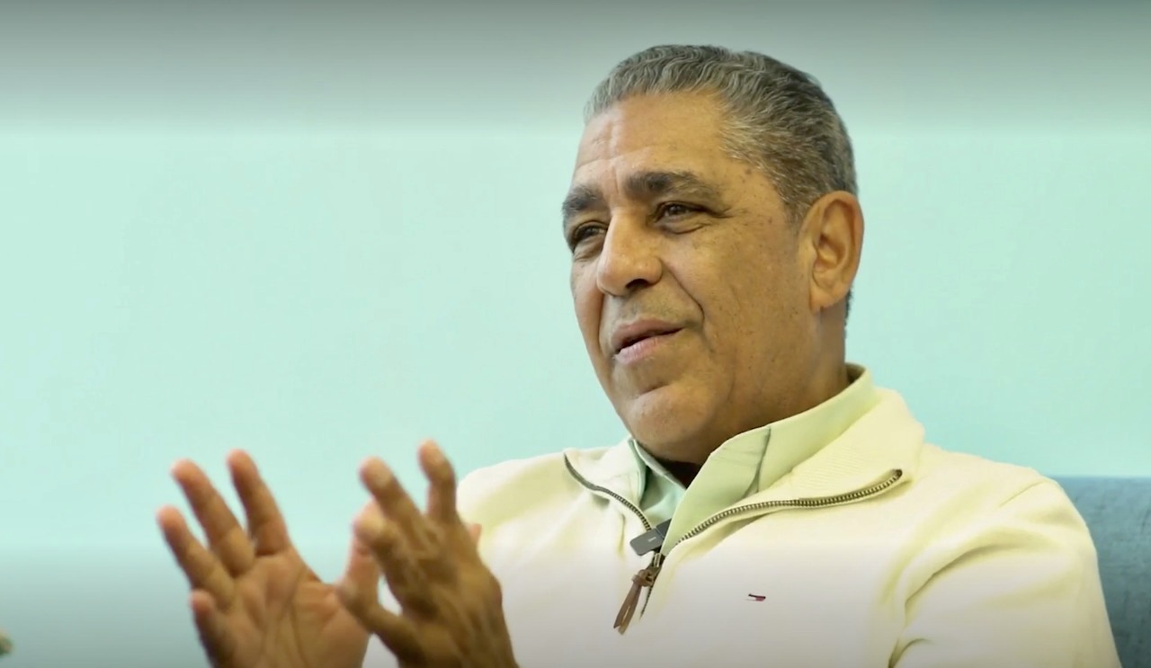 Adriano Espaillat: El Mundo Está Cruzando Por Tiempos Difíciles; Dice ...