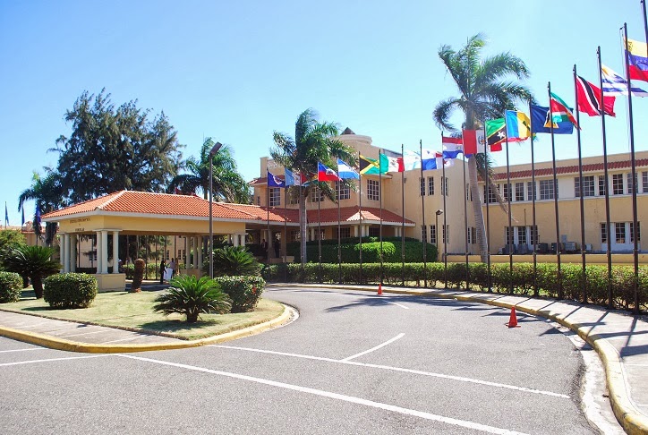 Del nombre del Ministerio de Relaciones Exteriores y del primer ...