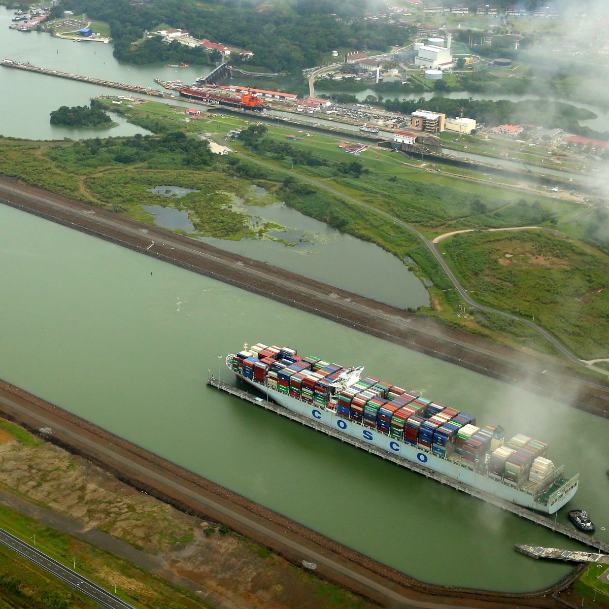 Canal de Panamá festeja 21 años de reforestación para preservar su cuenca