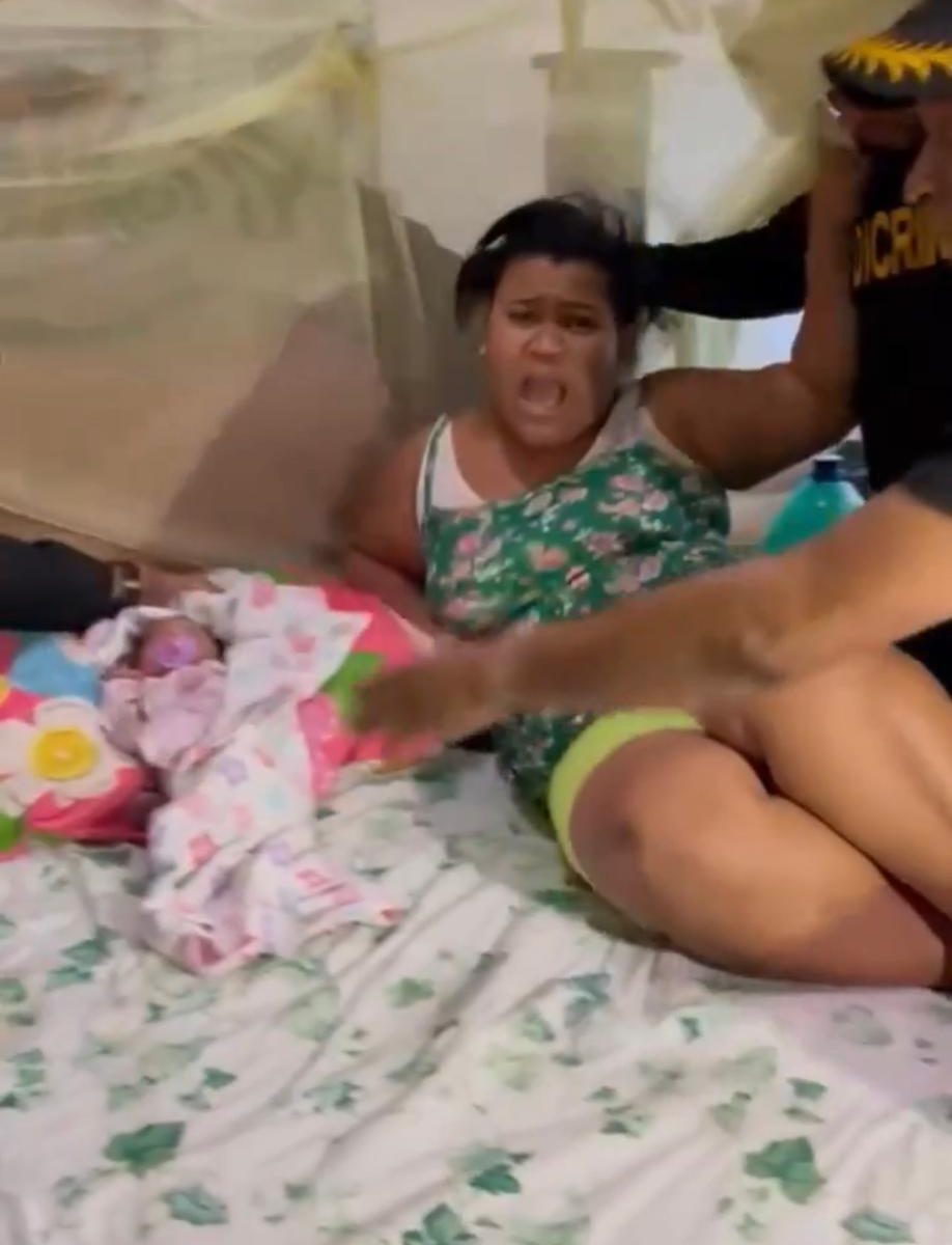 (VIDEO) Momento en que habrían encontrado niña que fue robada en maternidad de Los Mina