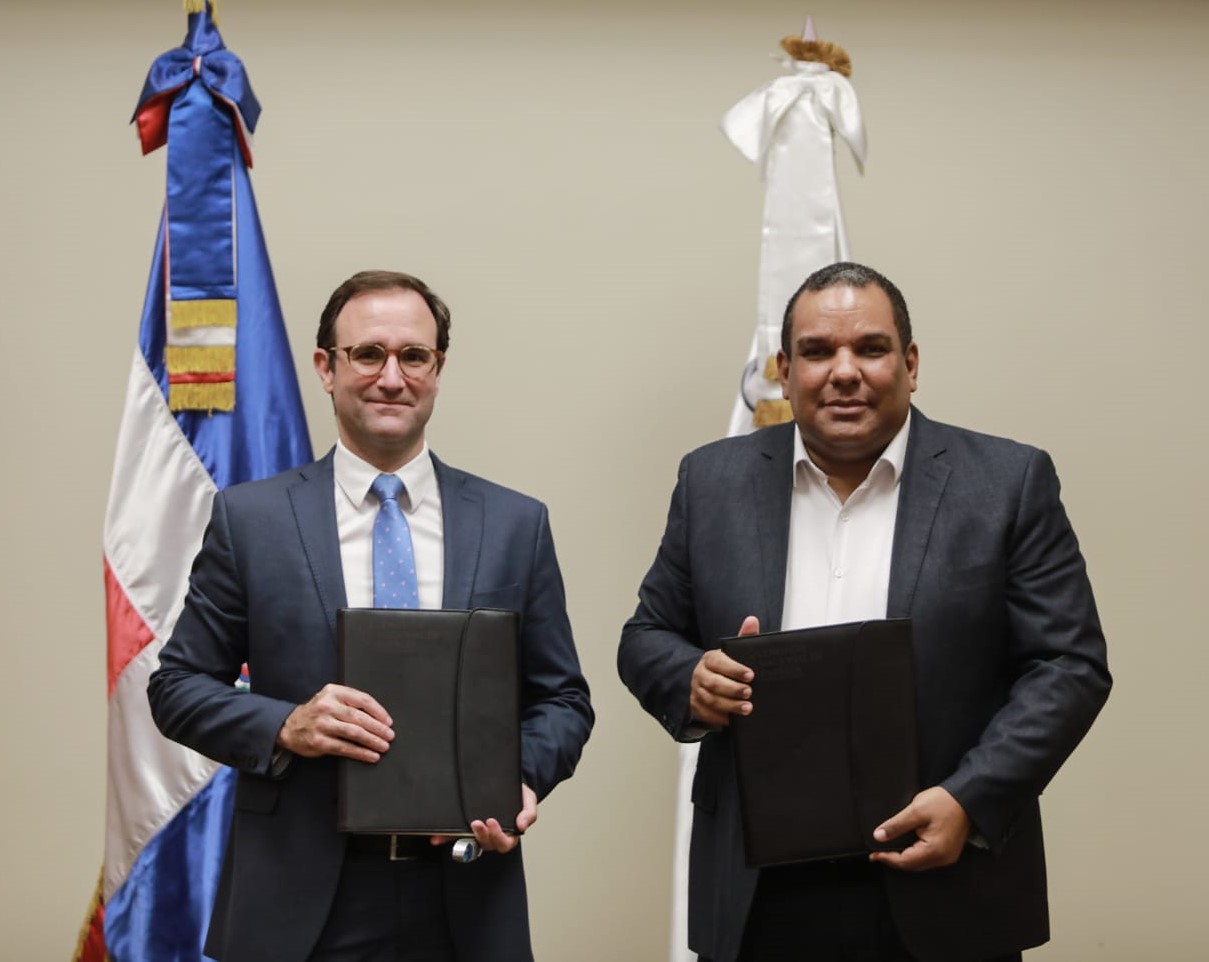 CNE otorga concesiones definitivas para los parques fotovoltaicos Las Barias Solar y Los Jovillos Solar