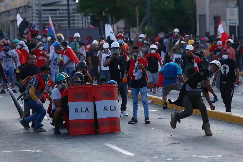 Pierden la vida tres haitianos más por los bloqueos de vías por manifestantes en Perú