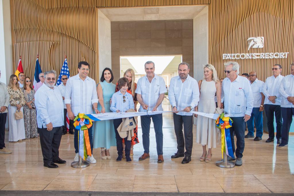 Presidente Abinader encabeza inicio de apertura del parque temático Katmandú Park en Punta Cana