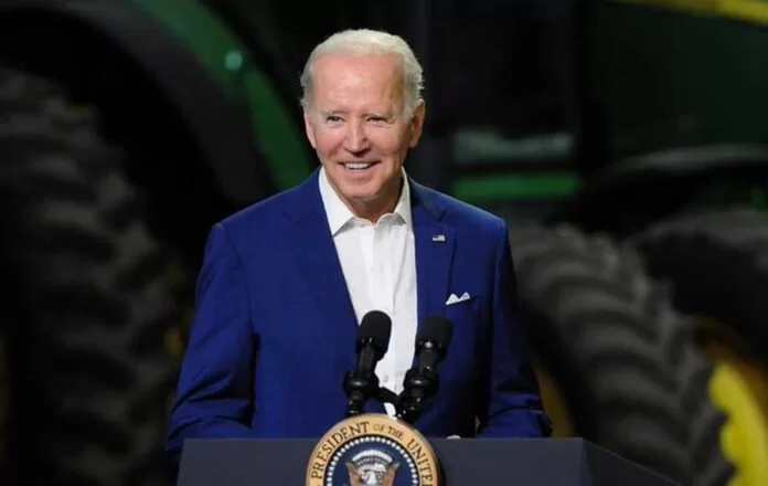 Biden se gana al Parlamento de Canadá con una broma sobre hockey