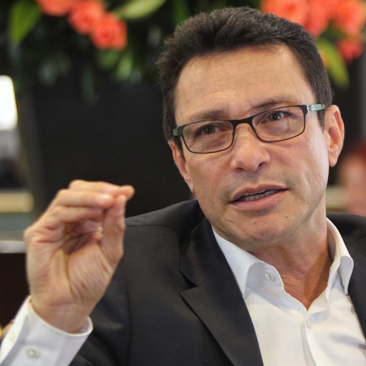 Fiscalía colombiana imputará por corrupción a gobernador aliado de Petro