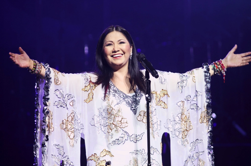 Ana Gabriel – Por Amor A Ustedes