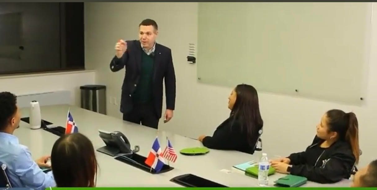 Aspirante a diputado de Ultramar por la FP insta a dominicanos obtener cédula nueva para poder votar en 2024