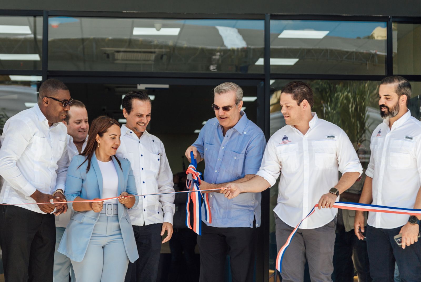 Abinader y ministro Carlos Bonilla dejan inaugurado Hospital de Villa Hermosa