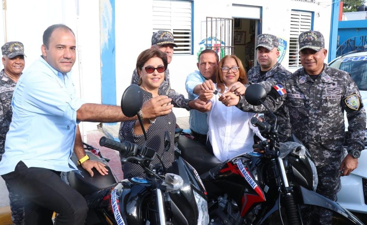 Salvador Holguín agradece a las autoridades por donar unidad de patrullaje en Dajabón 