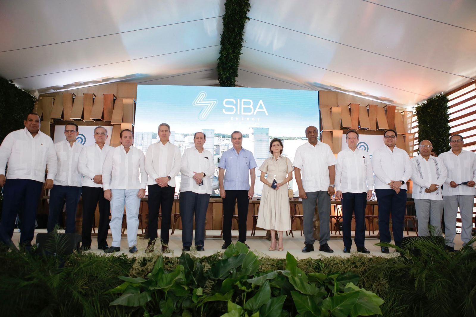 Presidente Luis Abinader encabeza inauguración de una central eléctrica en Boca Chica | Foto: Fuente externa 
