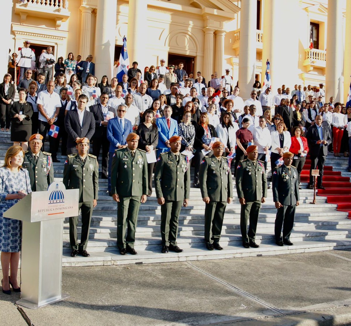 Homenajean la Bandera Nacional; Peña invita a rendir honores cada día