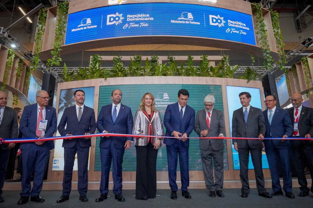 Con presencia del presidente de Colombia, Collado inaugura participación de RD en feria Anato