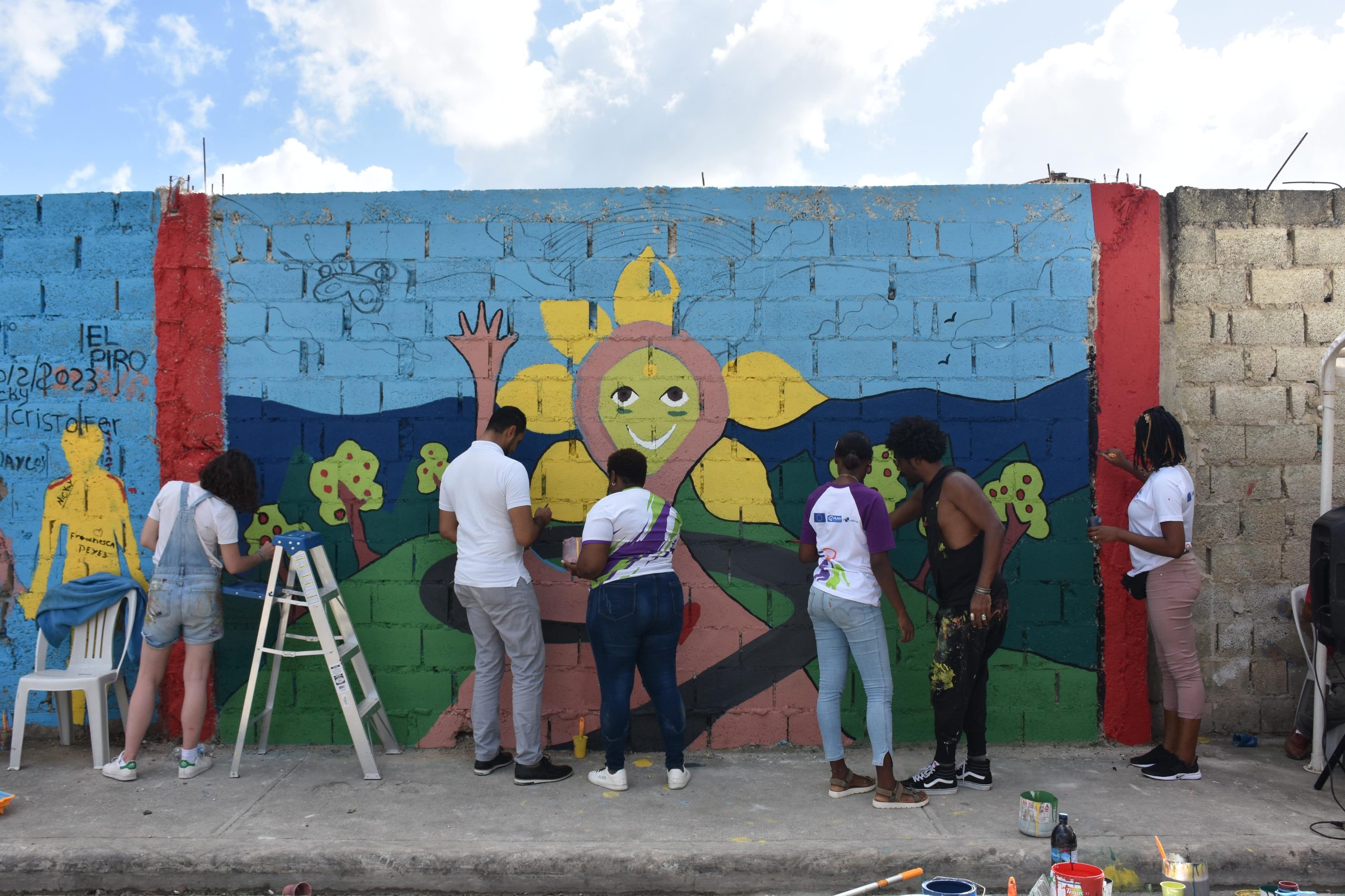 Jóvenes pintan murales por la garantía de derechos y atención a las necesidades diferenciadas