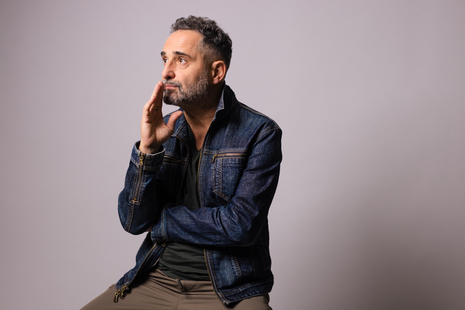 Teatro Guaíra recebe neste sábado o cantor uruguaio Jorge Drexler - Massa  News