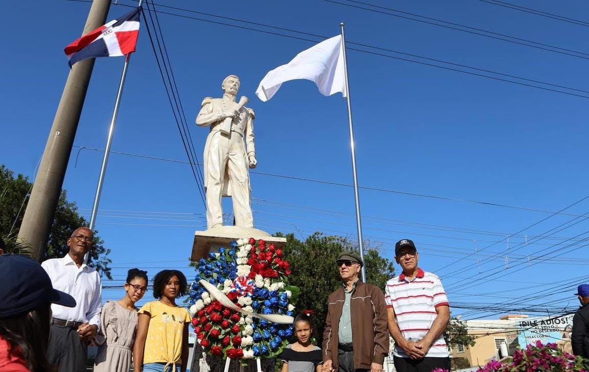 SDE ya cuenta con plazas “dignas ” para honrar a Mella y otros patriotas
