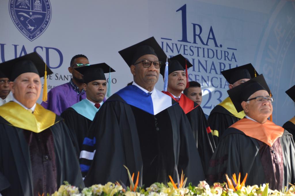 (VIDEO) Rector UASD agradece apoyo del presidente de la República a esa Academia; gradúa 1,966 nuevos profesionales