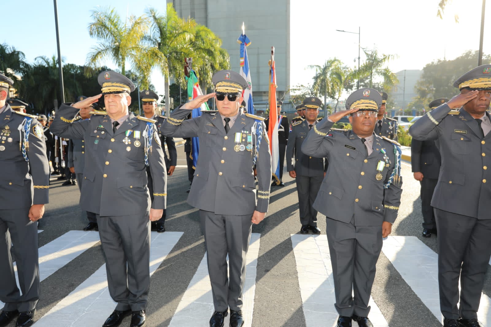 Con izada de banderas nacional e institucional inician actos por el 87 aniversario de la PN