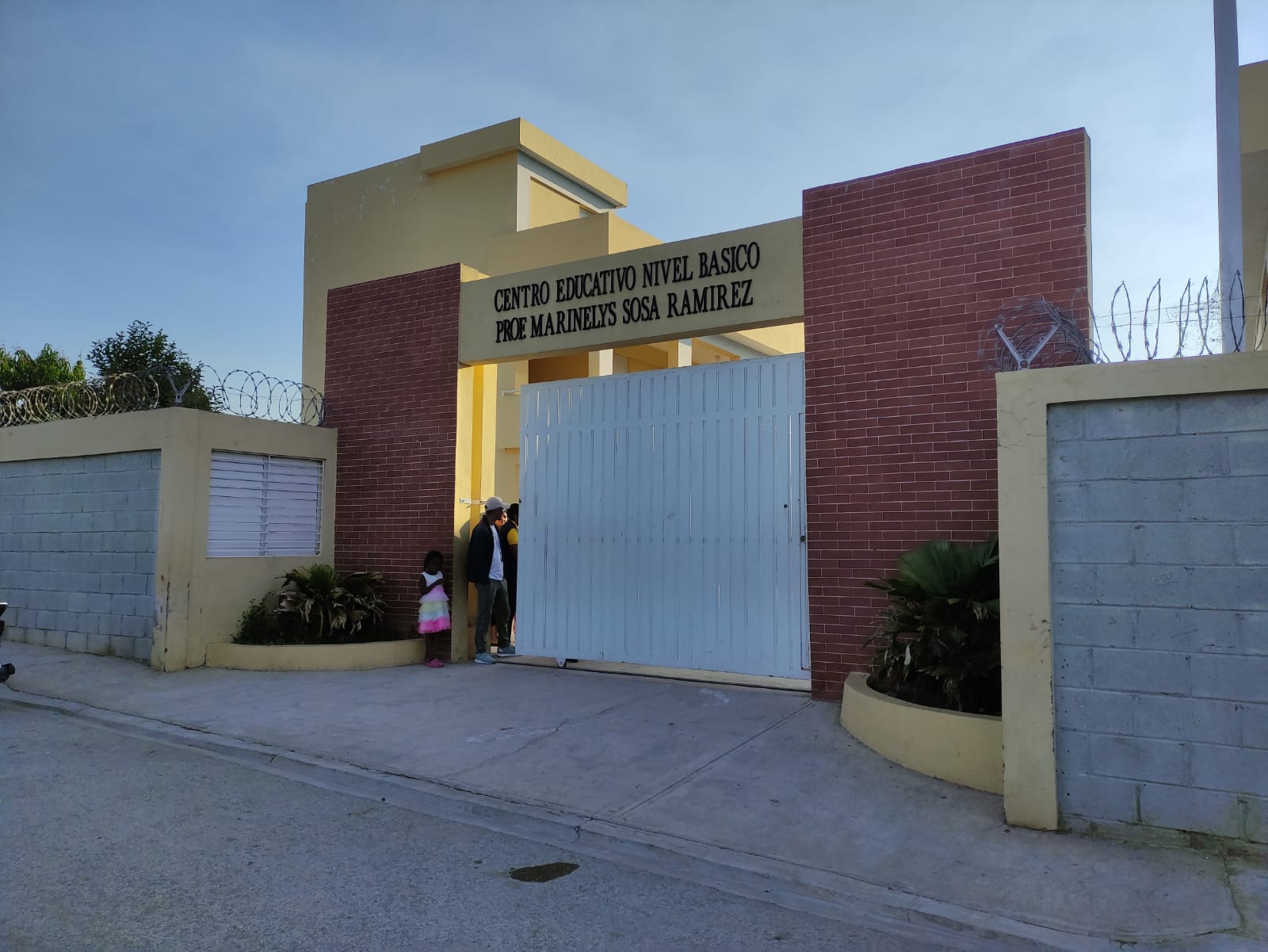 Suspenden docencia en escuela de SJM por falta de maestros y otras ...