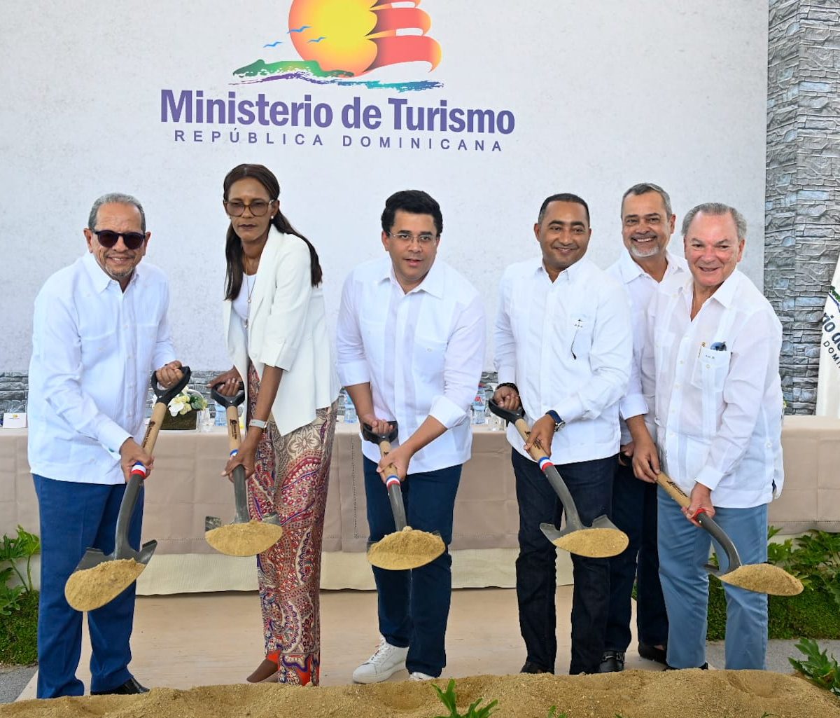 Turismo inicia reconstrucción vía Domingo Maíz y su interconexión a la avenida Punta Cana