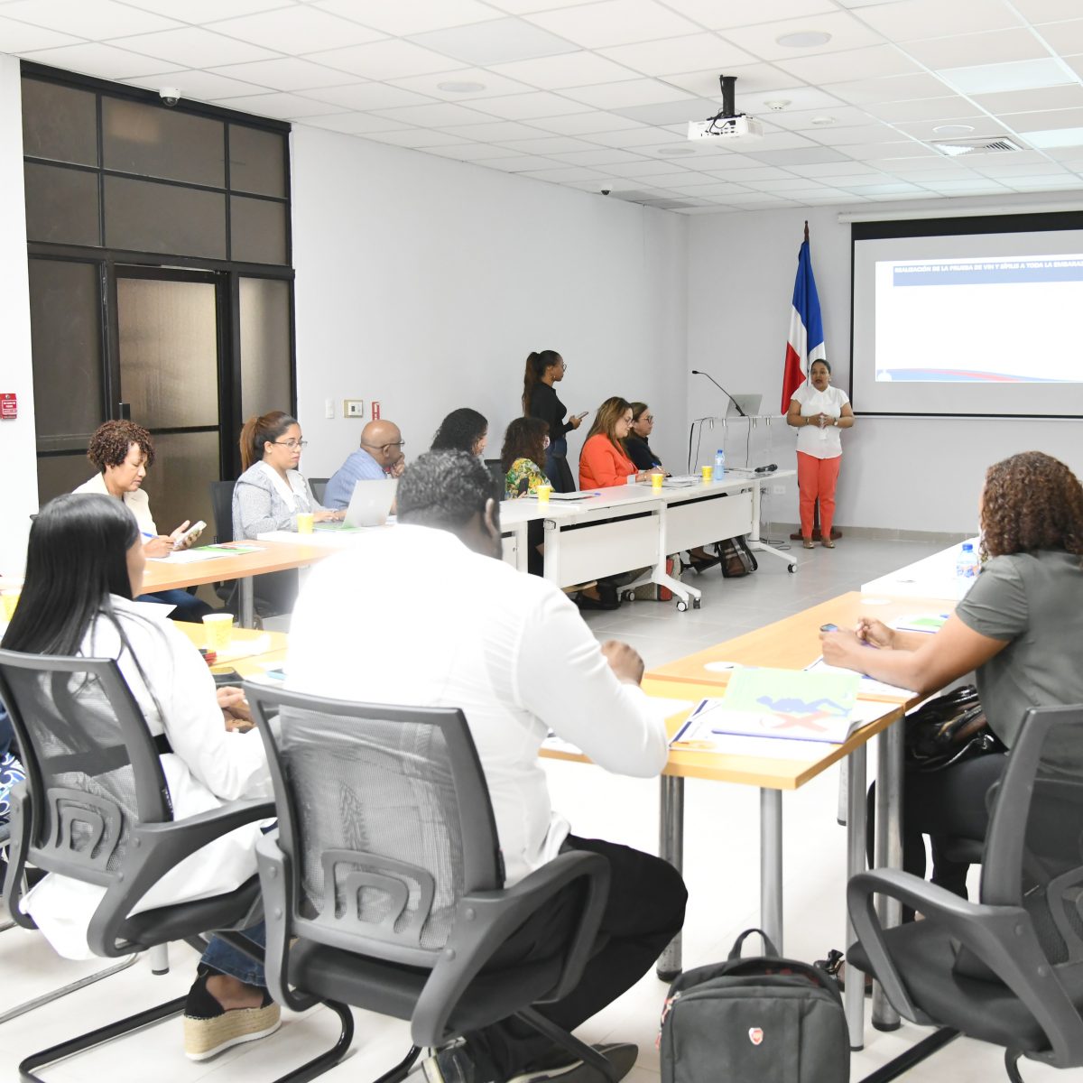 Salud Pública fortalece acciones para disminuir transmisión materno infantil VIH