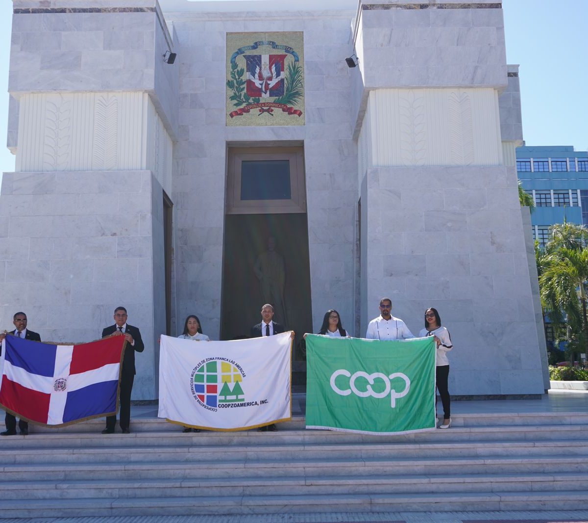 Coopzoamérica rinde honor a los Padres de la Patria