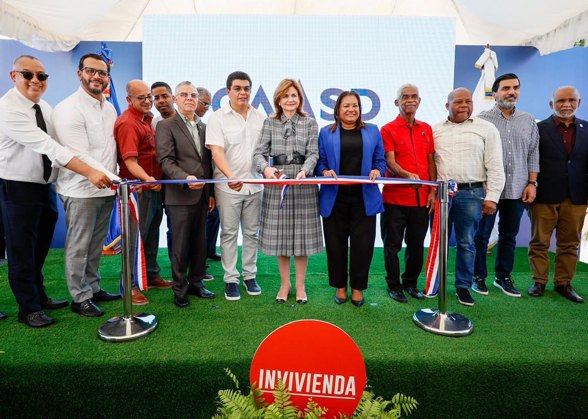 Vicepresidenta y CAASD entregan obras de drenaje sanitario para Invivienda