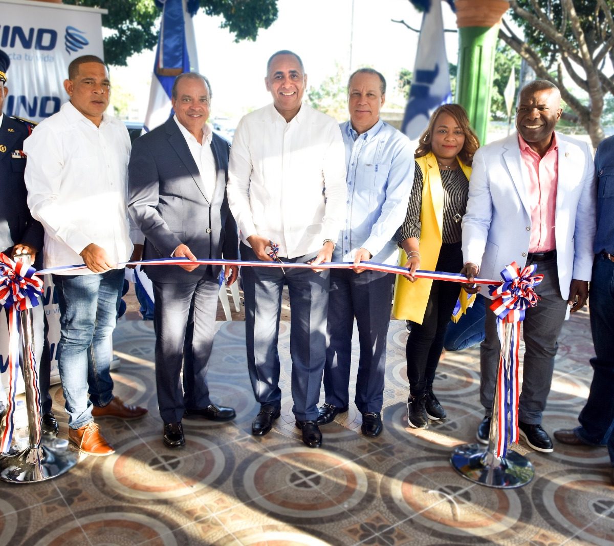 Indotel y empresa de telecomunicaciones inician proyecto de fibra óptica en Villa Gautier, SPM