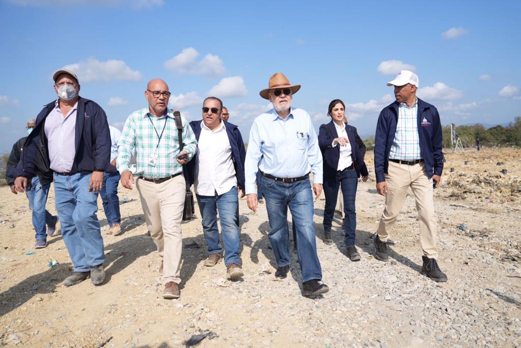 Medio Ambiente comienza a plantar árboles en parte de los terrenos de Duquesa