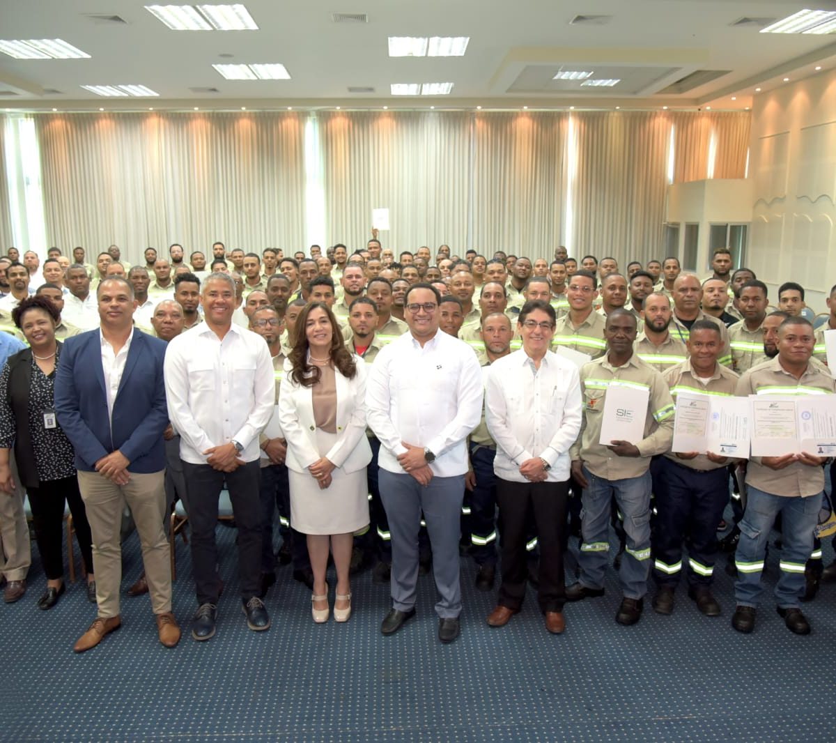 “Certificar nuestros técnicos electricistas crea un hito en RD”, asegura Andrés Astacio