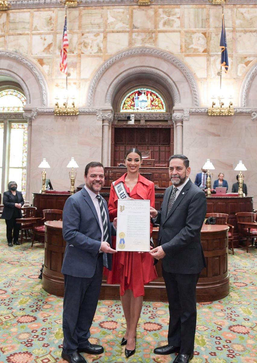 Eligio Jáquez y Miss Universo RD reciben resolución del Senado de NY en ceremonia histórica