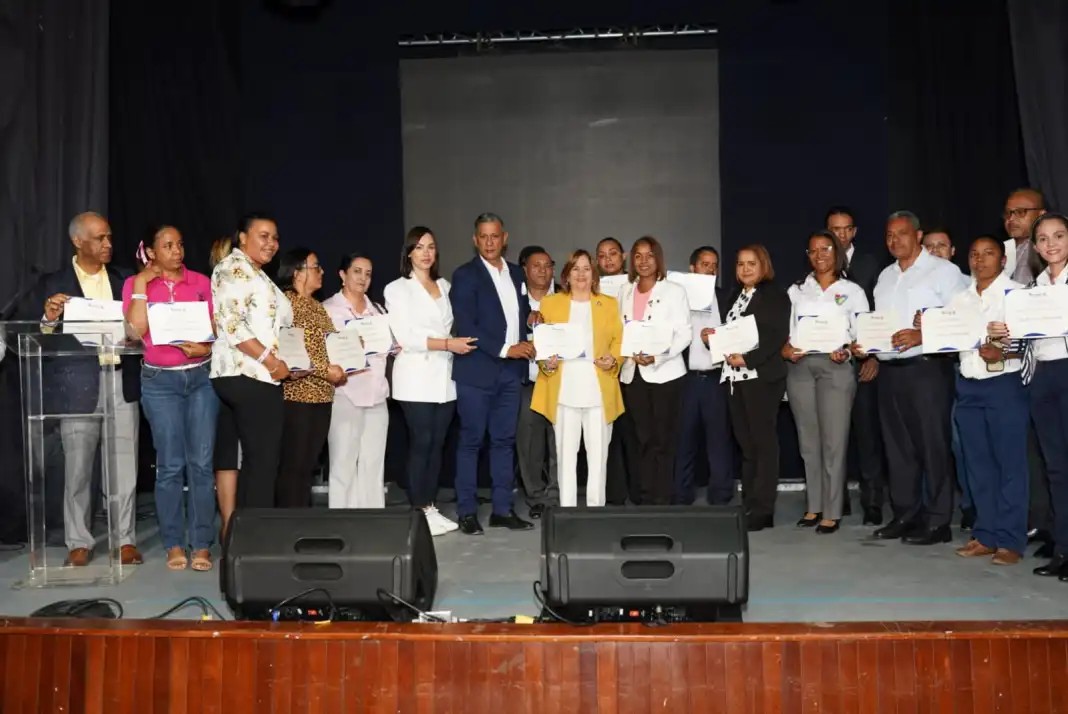 Robinson Díaz asegura transformación de la juventud debe estar basada en la educación 