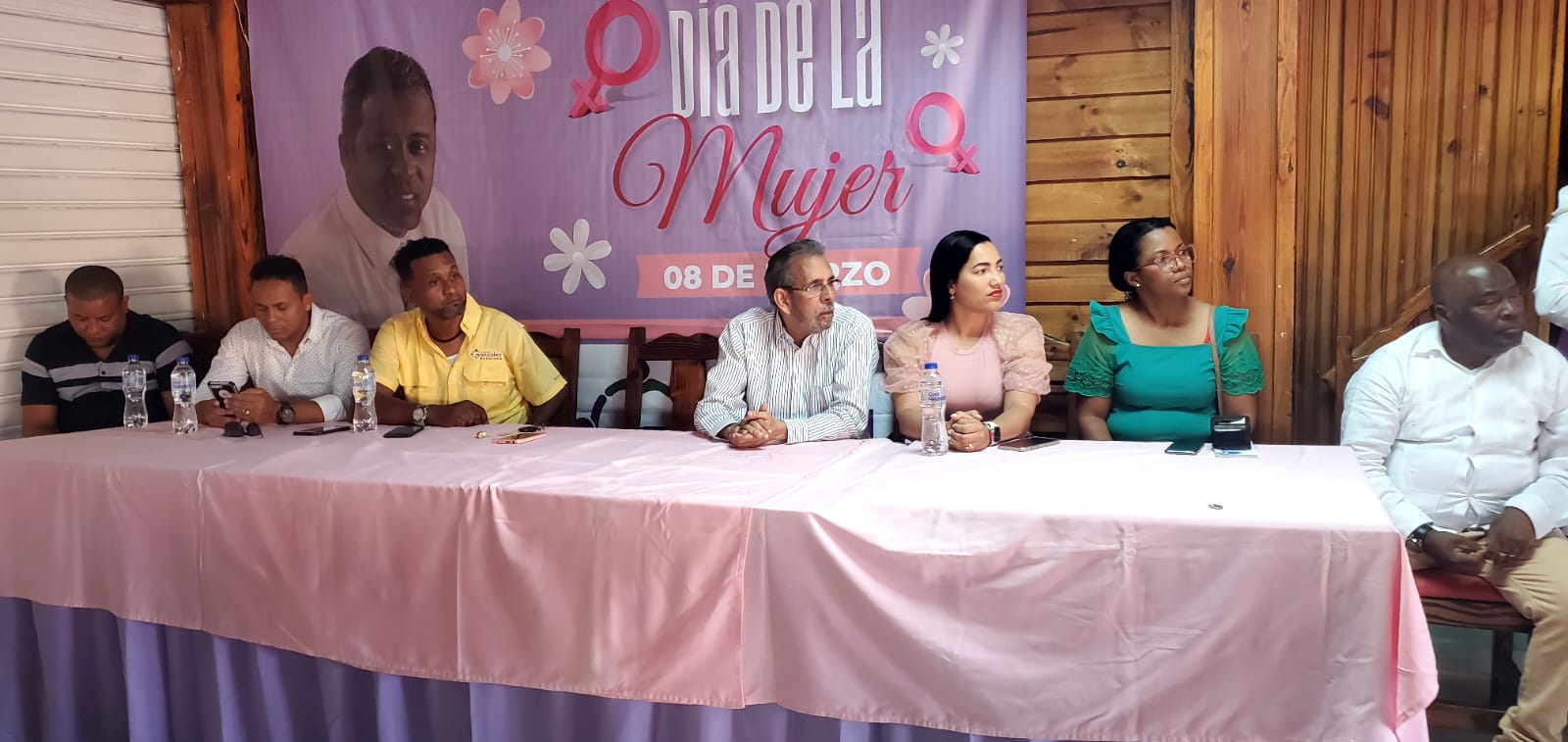 Precandidato a senador por Monte Plata celebra el Día Internacional de la Mujer