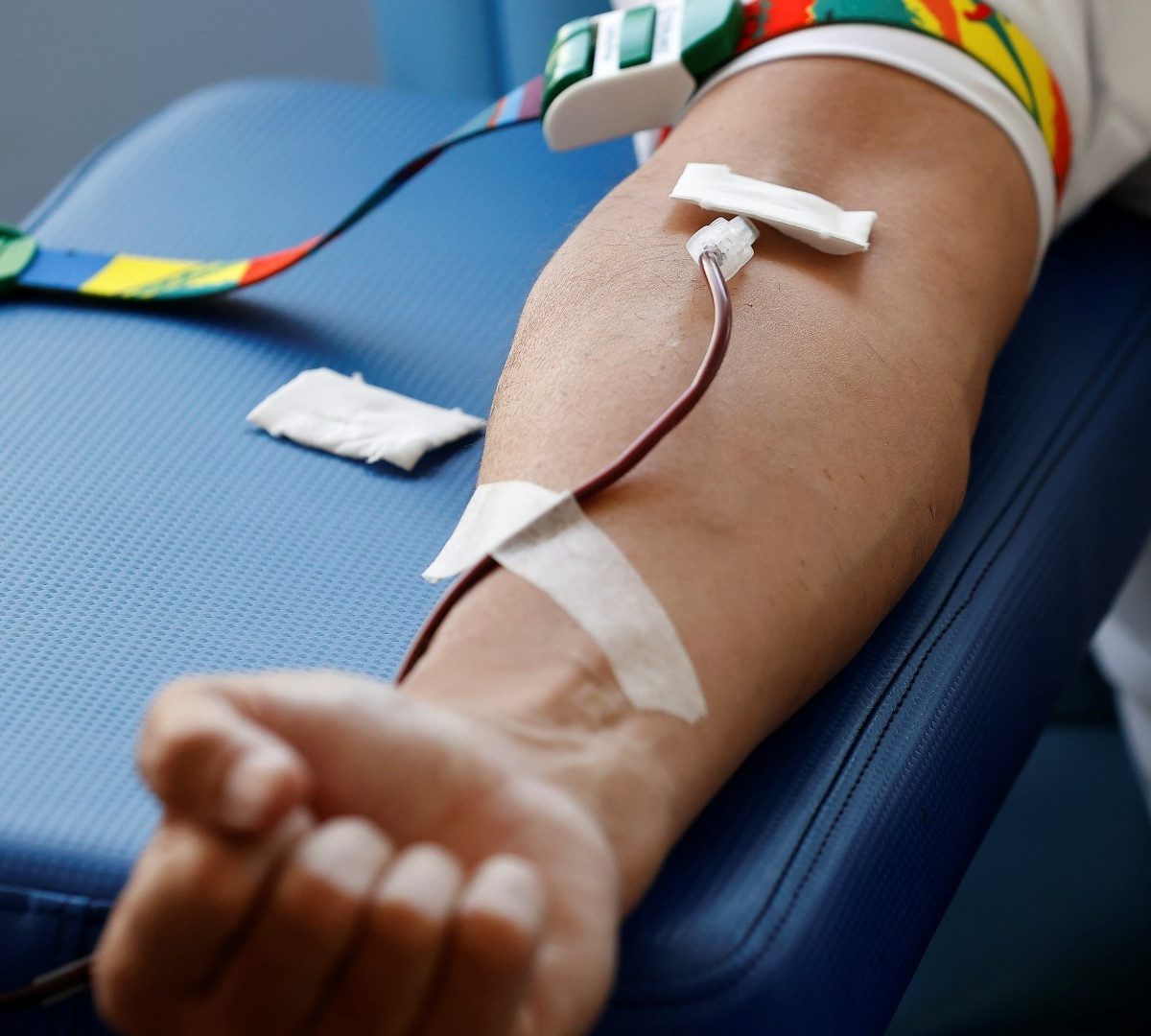 Países Bajos dejará de restringir donación de sangre a hombres homosexuales