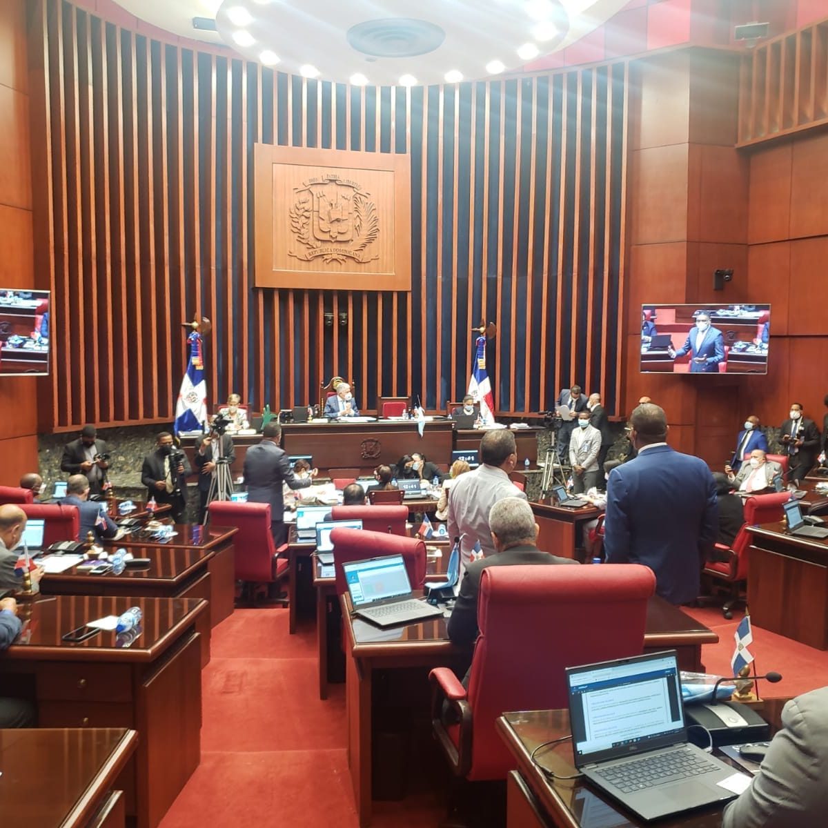 Senadores autorizan en segunda lectura ley para permitir el trabajo remoto en RD